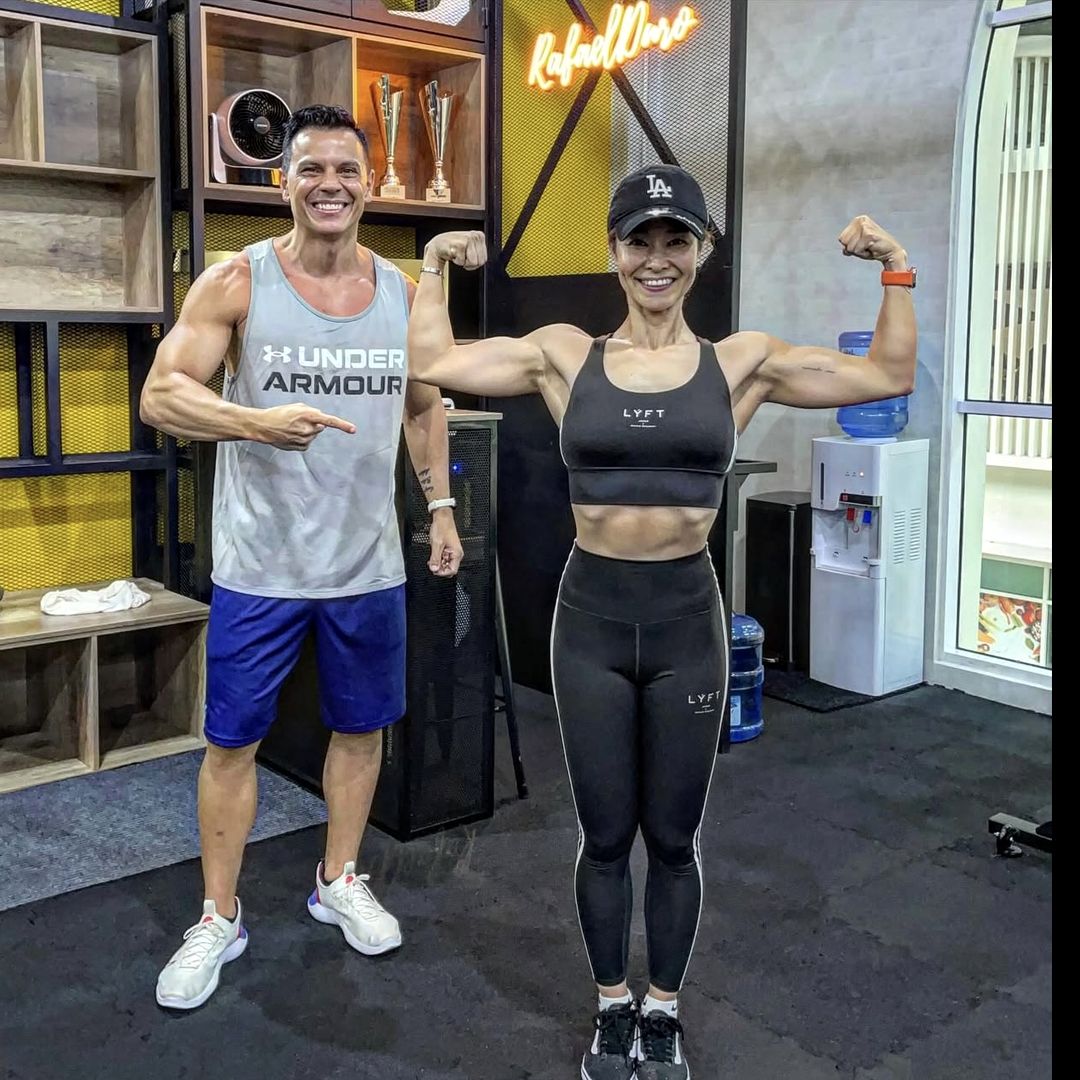 Rafael with a personal training client at the studio in Straits Quay